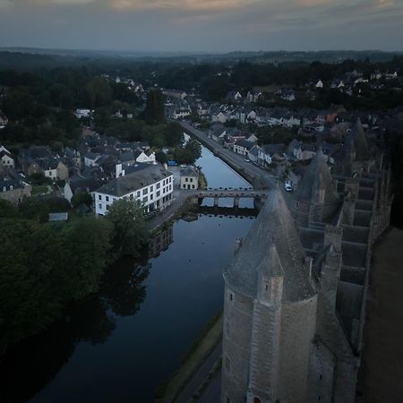 Hotel Restaurant Du Chateau Josselin Exteriér fotografie