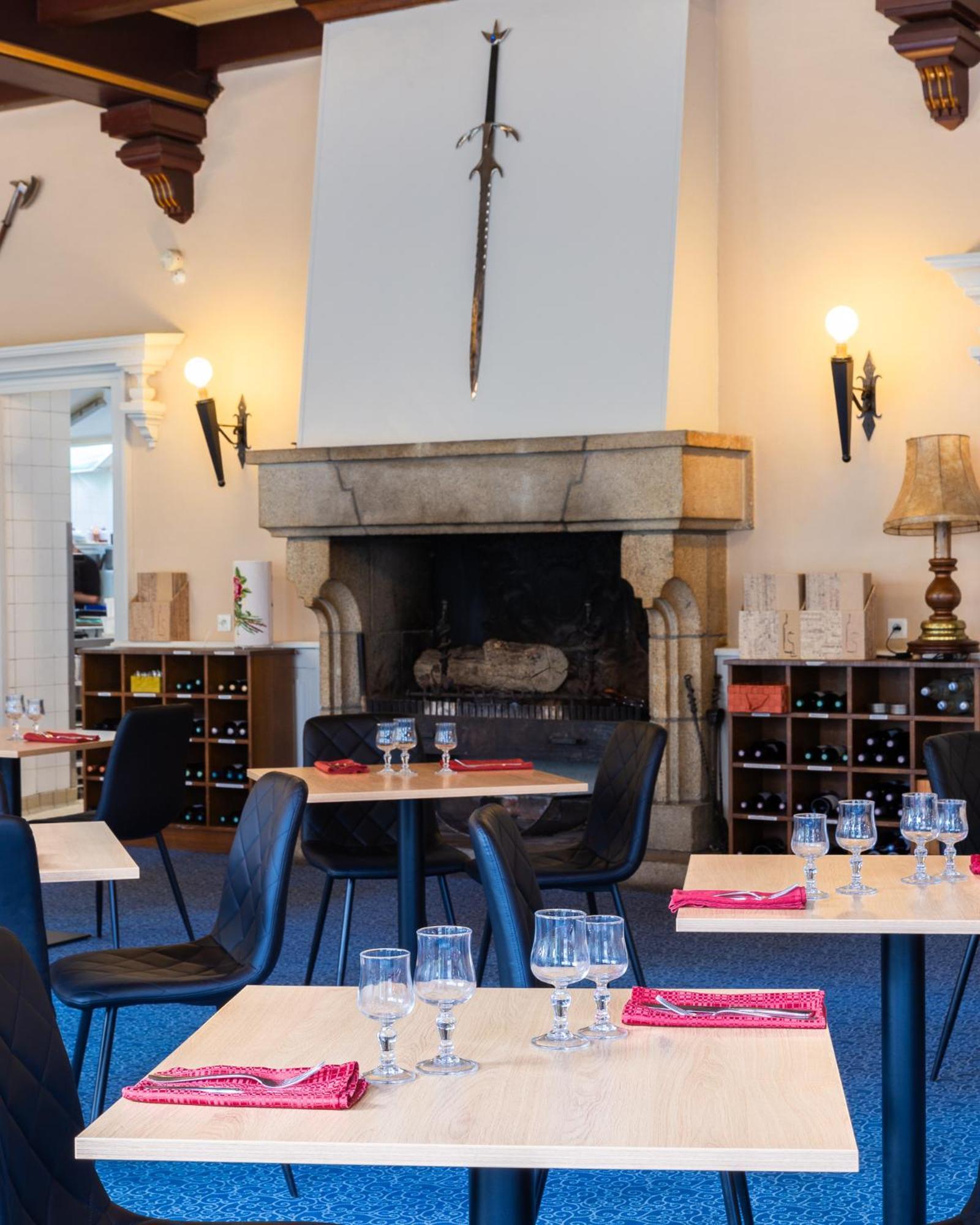 Hotel Restaurant Du Chateau Josselin Exteriér fotografie